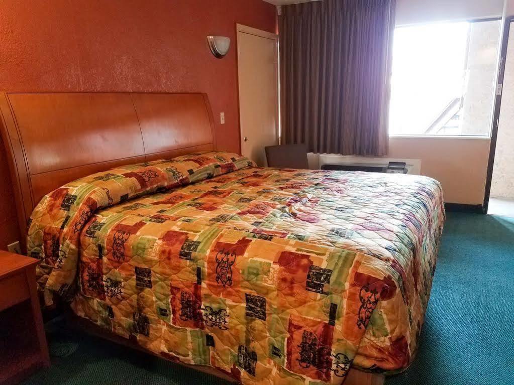 Oyo Hotel Groesbeck Zewnętrze zdjęcie