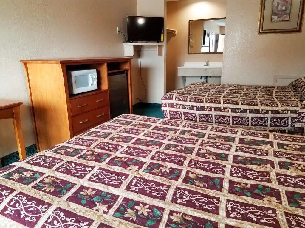Oyo Hotel Groesbeck Zewnętrze zdjęcie