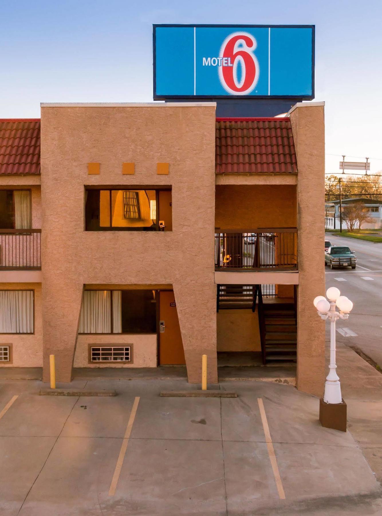 Oyo Hotel Groesbeck Zewnętrze zdjęcie